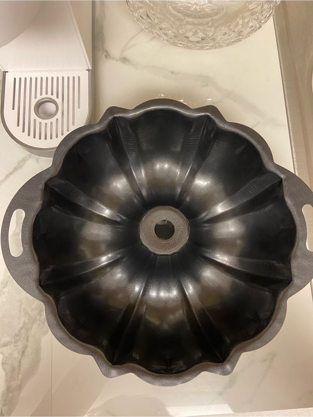 Nordic Classic Bundt Cake Pan with Handles - Home Kitchen